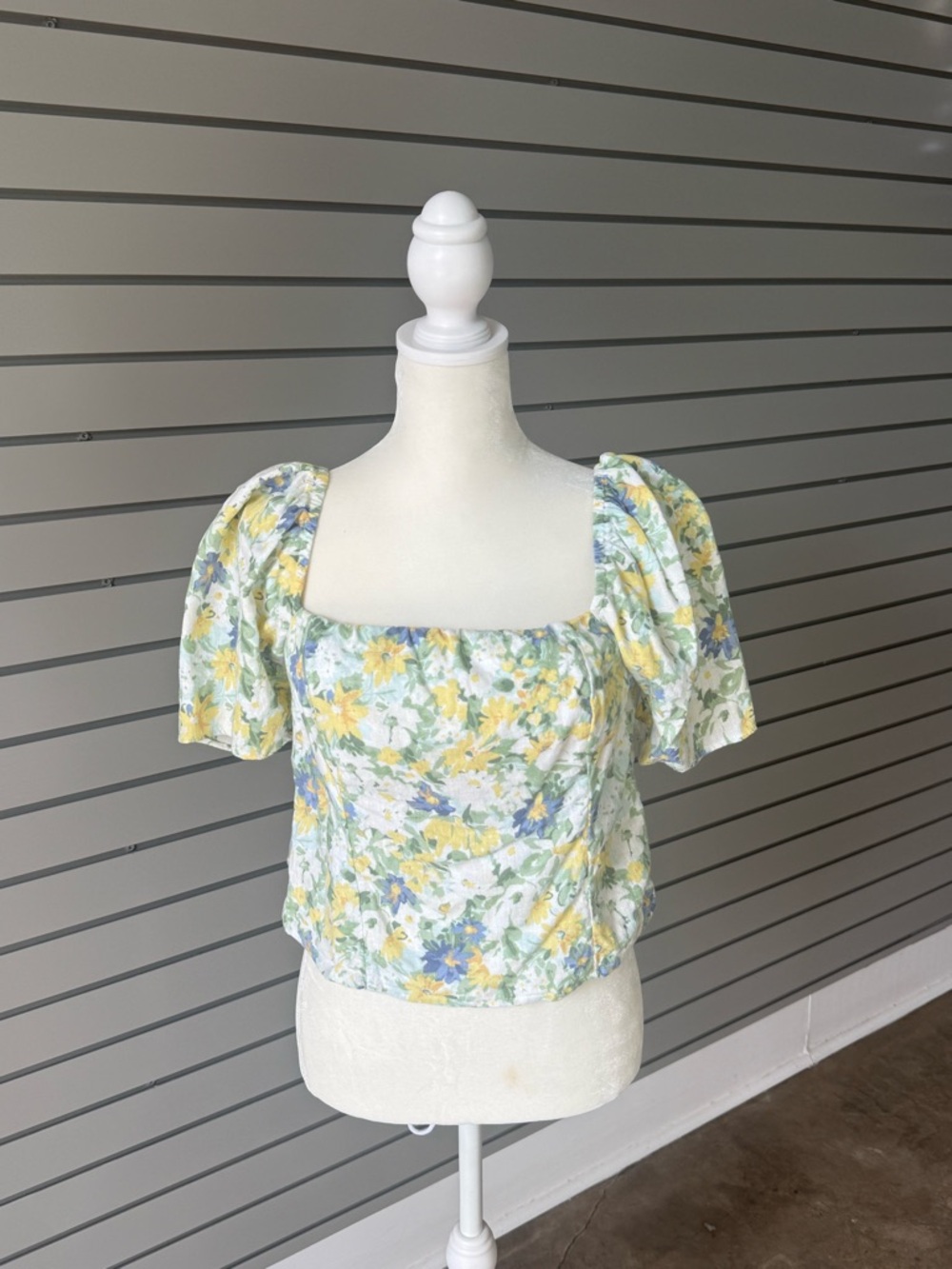 Abercrombie & Fitch Yellow and Blue Floral Square-Neck Puff Sleeve Crop Top